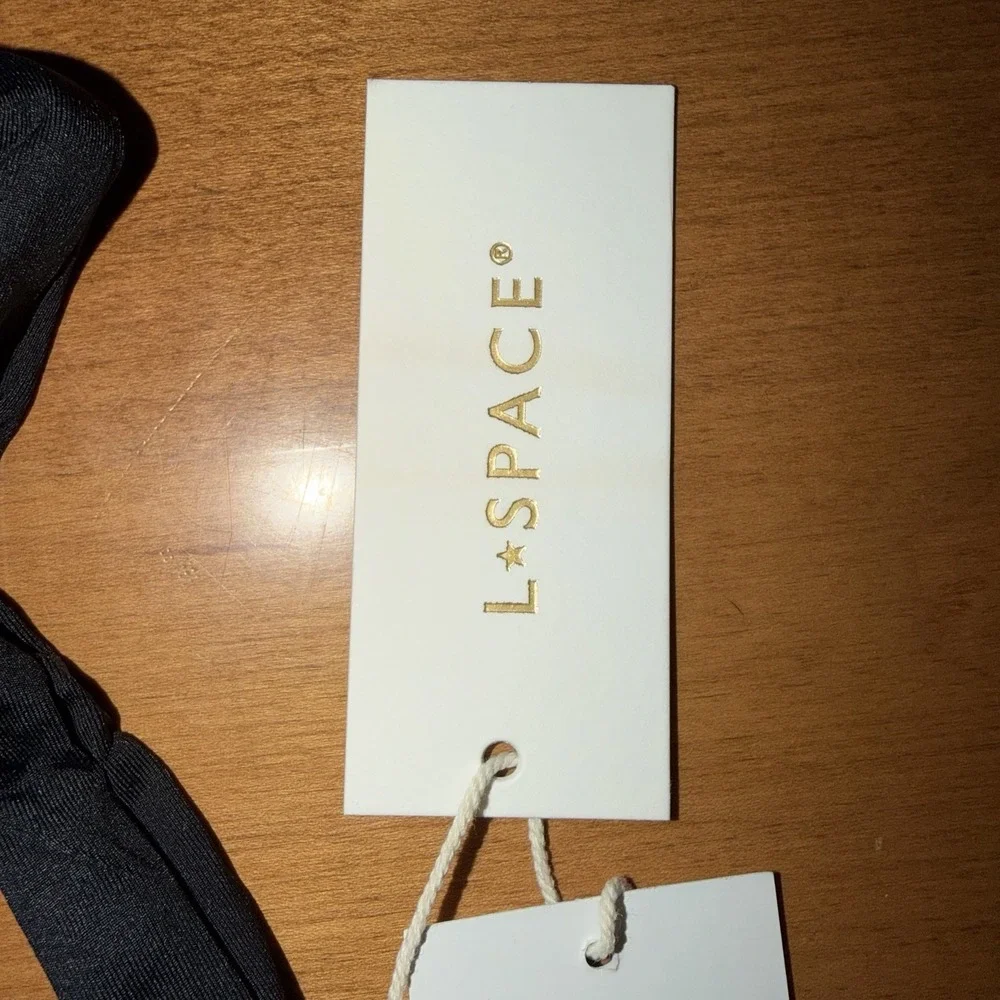 NEW L* Space Women's Coast To Coast Bikini Top Size Medium Black $119 TOP ONLY